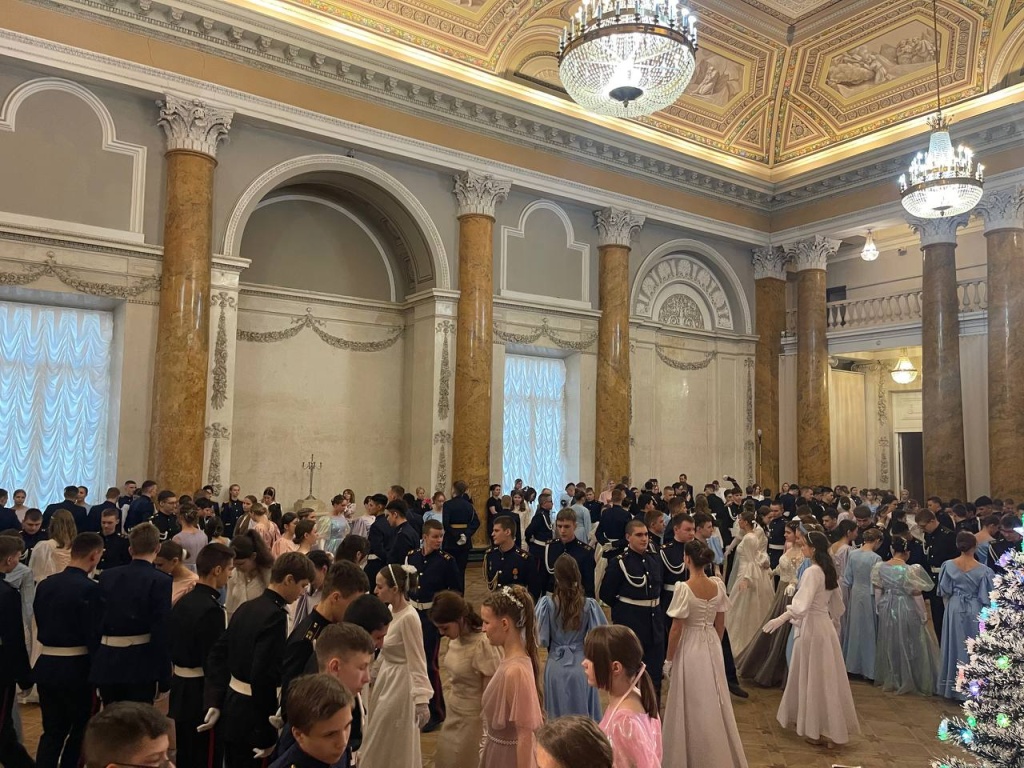 Проведение бала для кадетов